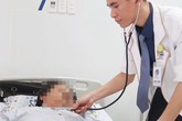Suýt mất mạng vì ăn... đuông dừa Suýt mất mạng vì ăn... đuông dừa