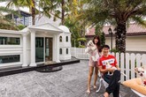Cặp đôi chi tiền "khủng" xây biệt thự làm... chuồng chó cho cún cưng, trong nhà có máy lạnh, đủ đồ chơi và ở được ít nhất 3 người Cặp đôi chi tiền "khủng" xây biệt thự làm... chuồng chó cho cún cưng, trong nhà có máy lạnh, đủ đồ chơi và ở được ít nhất 3 người