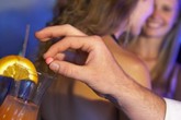 Anh trai cùng bố khác mẹ mời dự tiệc, cô bé 14 tuổi không ngờ đó là cái bẫy hiếp dâm, phụ huynh còn đứng về phía kẻ ác Anh trai cùng bố khác mẹ mời dự tiệc, cô bé 14 tuổi không ngờ đó là cái bẫy hiếp dâm, phụ huynh còn đứng về phía kẻ ác