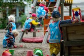 Trẻ mẫu giáo mang lựu đạn thật đến trường Trẻ mẫu giáo mang lựu đạn thật đến trường