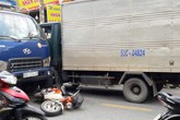 TP.HCM: Tài xế và phụ xe liên tục hét "mất thắng" trước khi gây tai nạn liên hoàn khiến 2 người thương vong TP.HCM: Tài xế và phụ xe liên tục hét "mất thắng" trước khi gây tai nạn liên hoàn khiến 2 người thương vong