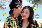 Vợ Hoài Lâm lần đầu lấp lửng khoe ảnh hai con gái Vợ Hoài Lâm lần đầu lấp lửng khoe ảnh hai con gái