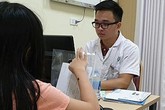 Bé gái mắc sỏi mật khi mới 9 tuổi Bé gái mắc sỏi mật khi mới 9 tuổi