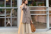Chân váy midi dễ mặc, nhưng bạn sẽ xinh tươi sành điệu nhất khi áp dụng 4 công thức sau Chân váy midi dễ mặc, nhưng bạn sẽ xinh tươi sành điệu nhất khi áp dụng 4 công thức sau