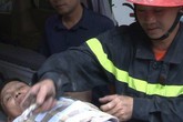 Người đàn ông thoát chết khi rơi từ tầng 3 Người đàn ông thoát chết khi rơi từ tầng 3