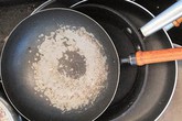 Dấu hiệu chiếc chảo có thể gây ung thư Dấu hiệu chiếc chảo có thể gây ung thư