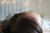 Bé gái 7 tuổi dậy thì sớm vì thói quen ngủ bật đèn suốt 3 năm Bé gái 7 tuổi dậy thì sớm vì thói quen ngủ bật đèn suốt 3 năm