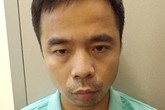 Tên trộm cao tay tráo thẻ ATM rút sạch tiền của nhiều người Tên trộm cao tay tráo thẻ ATM rút sạch tiền của nhiều người