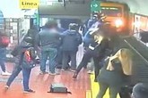 Bị đẩy ngã ngay trước mũi tàu, người phụ nữ sống sót kỳ diệu Bị đẩy ngã ngay trước mũi tàu, người phụ nữ sống sót kỳ diệu