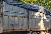Trốn công an khi đổ thải trộm ở Bình Phước, tài xế bị rắn độc cắn Trốn công an khi đổ thải trộm ở Bình Phước, tài xế bị rắn độc cắn