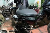 Đột kích tiệm sửa xe ven Sài Gòn, thấy xe máy có hình thù 'quái dị' Đột kích tiệm sửa xe ven Sài Gòn, thấy xe máy có hình thù 'quái dị'