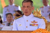 Vua Thái cách chức cận vệ phòng ngủ vì ngoại tình và hành vi xấu xa Vua Thái cách chức cận vệ phòng ngủ vì ngoại tình và hành vi xấu xa
