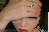 Dân mạng trầm trồ trước gia tài kim cương cỡ 'khủng' của Lệ Quyên Dân mạng trầm trồ trước gia tài kim cương cỡ 'khủng' của Lệ Quyên
