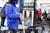 Giá xăng dầu giảm nhỏ giọt Giá xăng dầu giảm nhỏ giọt