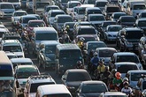Nhân viên văn phòng phải ở ký túc xá vì tắc đường Nhân viên văn phòng phải ở ký túc xá vì tắc đường