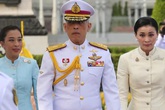 3 sĩ quan cận vệ hoàng gia được Vua Thái Lan cho phục chức 3 sĩ quan cận vệ hoàng gia được Vua Thái Lan cho phục chức