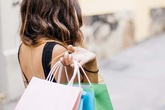 4 dấu hiệu cho thấy bạn đang tiêu tiền lãng phí 4 dấu hiệu cho thấy bạn đang tiêu tiền lãng phí
