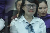 Chị gái nữ sinh giao gà gục khóc nức nở tại tòa sau khi mẹ bị tuyên án 20 năm tù Chị gái nữ sinh giao gà gục khóc nức nở tại tòa sau khi mẹ bị tuyên án 20 năm tù