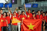 Nửa đêm, hàng ngàn người đòi đi Philippines, 'cháy' tour cổ vũ đội tuyển Nửa đêm, hàng ngàn người đòi đi Philippines, 'cháy' tour cổ vũ đội tuyển