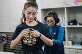 Cuộc sống bị mẹ "rao bán" của MC xinh đẹp VTV không được dùng tên thật khi lên sóng Cuộc sống bị mẹ "rao bán" của MC xinh đẹp VTV không được dùng tên thật khi lên sóng