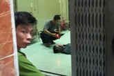 Cô gái 19 tuổi đâm gục em gái người tình tại dãy nhà trọ ở Đồng Nai vì bị ngăn cản yêu đương Cô gái 19 tuổi đâm gục em gái người tình tại dãy nhà trọ ở Đồng Nai vì bị ngăn cản yêu đương