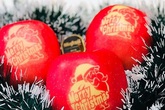 Nửa triệu đồng trái táo in hình ông già Noel Nửa triệu đồng trái táo in hình ông già Noel
