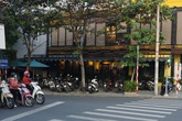 Nữ sinh viên 20 tuổi chết thảm dưới gầm xe chở rác trên đường đi học Nữ sinh viên 20 tuổi chết thảm dưới gầm xe chở rác trên đường đi học