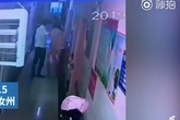 Chồng uống rượu say đến bệnh viện đòi mang con đi thì bị vợ đâm chết Chồng uống rượu say đến bệnh viện đòi mang con đi thì bị vợ đâm chết