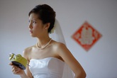 Nhận được hộp quà cưới, chú rể cứ xoắn xuýt nên cô dâu sinh nghi mở ra và giật mình Nhận được hộp quà cưới, chú rể cứ xoắn xuýt nên cô dâu sinh nghi mở ra và giật mình