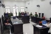 Dùng dao lam cứa cổ bạn tù lúc đang ngủ Dùng dao lam cứa cổ bạn tù lúc đang ngủ