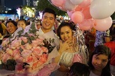 Duy Mạnh cầu hôn bạn gái trên phố Duy Mạnh cầu hôn bạn gái trên phố