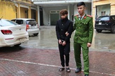 Bắt giữ kẻ côn đồ hiếp dâm bạn cùng quê, đâm trọng thương người giải cứu Bắt giữ kẻ côn đồ hiếp dâm bạn cùng quê, đâm trọng thương người giải cứu