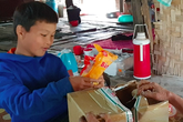 Cậu bé 10 tuổi sống cô độc trong rừng ở Tuyên Quang đón Tết thế nào? Cậu bé 10 tuổi sống cô độc trong rừng ở Tuyên Quang đón Tết thế nào?