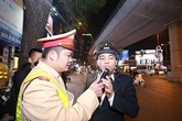 Hà Nội: Vi phạm nồng độ cồn, tài xế ngang nhiên chống đối CSGT Hà Nội: Vi phạm nồng độ cồn, tài xế ngang nhiên chống đối CSGT
