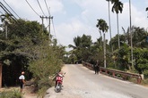 Nghi can bắn chết 5 người gí súng quát "tao mới giết nhiều người rồi, tao không sợ nữa" để cướp xe máy Nouvo tẩu thoát Nghi can bắn chết 5 người gí súng quát "tao mới giết nhiều người rồi, tao không sợ nữa" để cướp xe máy Nouvo tẩu thoát
