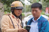 Nhiều người thắc mắc: Uống rượu bia bao lâu thì sẽ không bị xử phạt? Nhiều người thắc mắc: Uống rượu bia bao lâu thì sẽ không bị xử phạt?