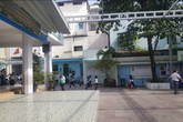 TP.HCM: Học sinh tiểu học mâu thuẫn, phụ huynh dẫn người lạ vào trường đánh "dằn mặt", đánh luôn cả hiệu phó TP.HCM: Học sinh tiểu học mâu thuẫn, phụ huynh dẫn người lạ vào trường đánh "dằn mặt", đánh luôn cả hiệu phó