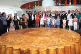 Những chiếc bánh trung thu siêu to khổng lồ nhìn là choáng Những chiếc bánh trung thu siêu to khổng lồ nhìn là choáng