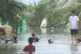 Lũ lụt biến khu nghỉ dưỡng 4 sao thành nơi đánh cá lý tưởng Lũ lụt biến khu nghỉ dưỡng 4 sao thành nơi đánh cá lý tưởng
