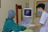 Bơm cồn tiêu diệt khối bướu giáp to hơn quả trứng Bơm cồn tiêu diệt khối bướu giáp to hơn quả trứng