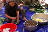 VIDEO: Cận cảnh những chiếc bánh chưng đong đầy sự sẻ chia của người Hà Nội gửi đến đồng bào rốn lũ miền Trung VIDEO: Cận cảnh những chiếc bánh chưng đong đầy sự sẻ chia của người Hà Nội gửi đến đồng bào rốn lũ miền Trung