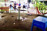 Đang ngồi trong quán cà phê, người đàn ông bất ngờ bị đâm chết Đang ngồi trong quán cà phê, người đàn ông bất ngờ bị đâm chết