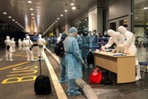 Cách ly 30 công dân Việt Nam trở về từ Vũ Hán ngay khi đáp xuống sân bay Vân Đồn Cách ly 30 công dân Việt Nam trở về từ Vũ Hán ngay khi đáp xuống sân bay Vân Đồn
