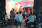 Khách hát bị chủ quán karaoke đâm chết do tranh cãi giá cả đắt, rẻ Khách hát bị chủ quán karaoke đâm chết do tranh cãi giá cả đắt, rẻ