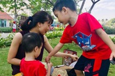 Nghỉ tránh dịch Covid-19, bà mẹ bật khóc nhận thấy “lỗ hổng” trong dạy con Nghỉ tránh dịch Covid-19, bà mẹ bật khóc nhận thấy “lỗ hổng” trong dạy con