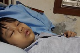 Hai bố con cùng mang bệnh nặng, phải bán bò vẫn không đủ tiền điều trị Hai bố con cùng mang bệnh nặng, phải bán bò vẫn không đủ tiền điều trị