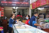Ngày vía thần Tài ở Hải Phòng : Khách mua rải rác vì tránh tập trung giữa dịch nCoV Ngày vía thần Tài ở Hải Phòng : Khách mua rải rác vì tránh tập trung giữa dịch nCoV