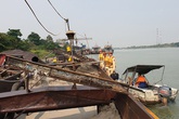 Cảnh sát hóa trang bắt cát tặc lúc nửa đêm Cảnh sát hóa trang bắt cát tặc lúc nửa đêm