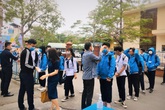 Học sinh hào hứng trở lại trường sau thời gian tạm nghỉ Học sinh hào hứng trở lại trường sau thời gian tạm nghỉ