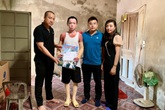 Trao 21,4 triệu đồng cho cháu bé ở Hà Tĩnh bị bỏng 71% mà không có tiền chữa trị Trao 21,4 triệu đồng cho cháu bé ở Hà Tĩnh bị bỏng 71% mà không có tiền chữa trị
